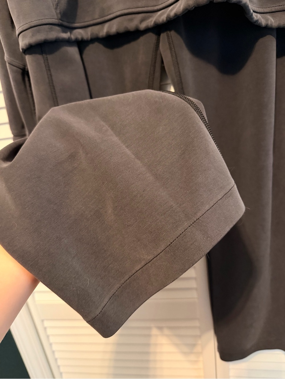 lululemon athletica Black Cropped Half-Zip & Wide-Leg Pants Set— Softstreme - Picture 6 of 13